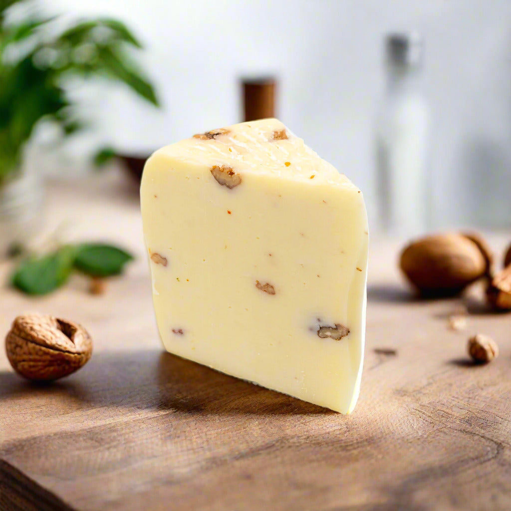 Pecorino Noci – Ovčí sýr s vlašskými ořechy (od 100g)