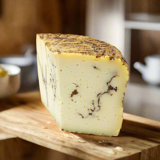 Pecorino Moliterno al Tartufo - ovčí sýr s lanýži (od 100g)