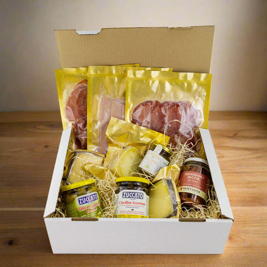 Box s mixem italských delikates na večerní talíř